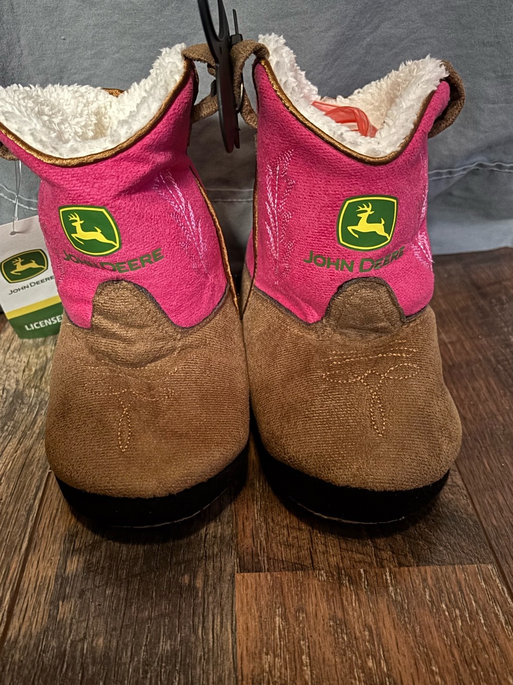 John Deere hot pink Sherpa lined boot slippers girl size 9/10-nwt